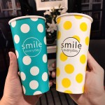 Tasses de thé au lait scellée jetable avec couvercle, tasse en papier 700ml épaissie boisson chaude et froide sur mesure commerciale