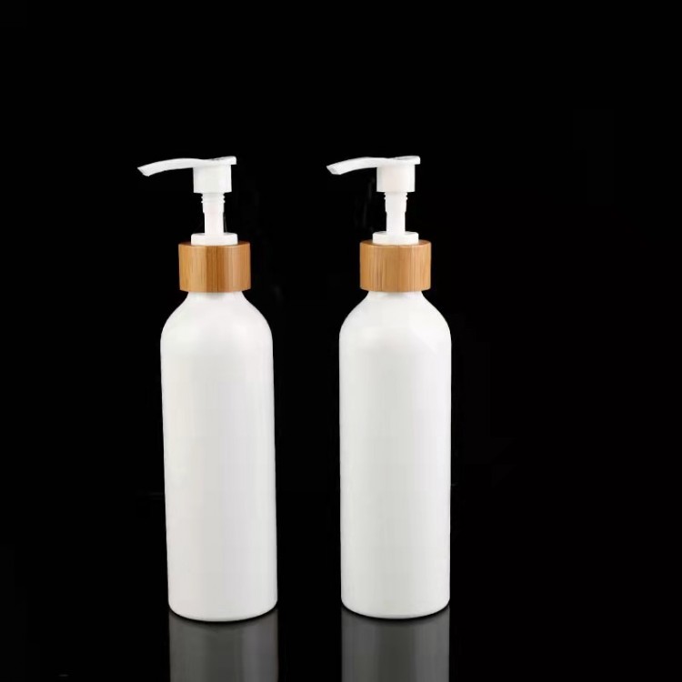 Matériaux d'emballage des produits chimiques quotidiens 200 ml bambou et bois pression bambou shampooing bouteille de gel de douche bouteille d'émulsion blanche pet