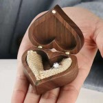 Boîte à bijoux créative en bois pour les fiançailles